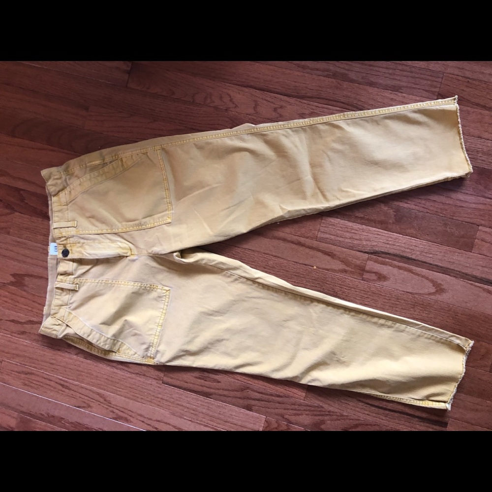Gap. Girlfriend Chino